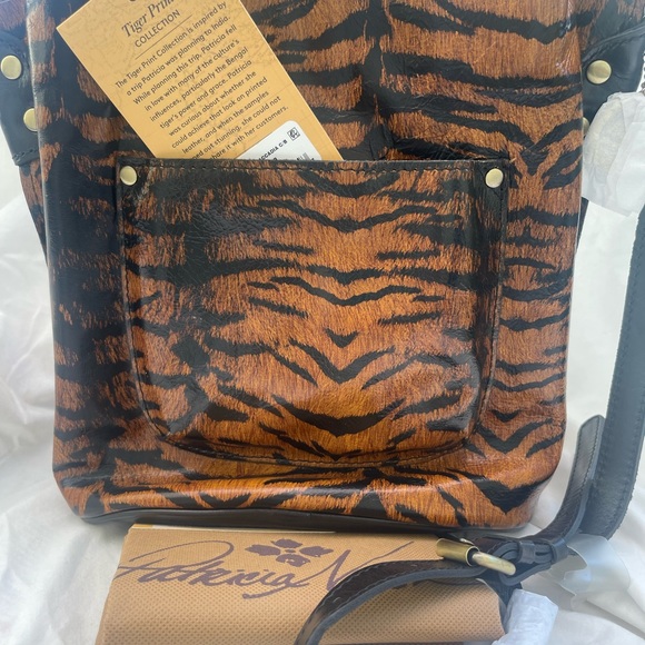 Patricia Nash Leather Accadia Bucket Crossbody Tiger - Picture 6 of 8